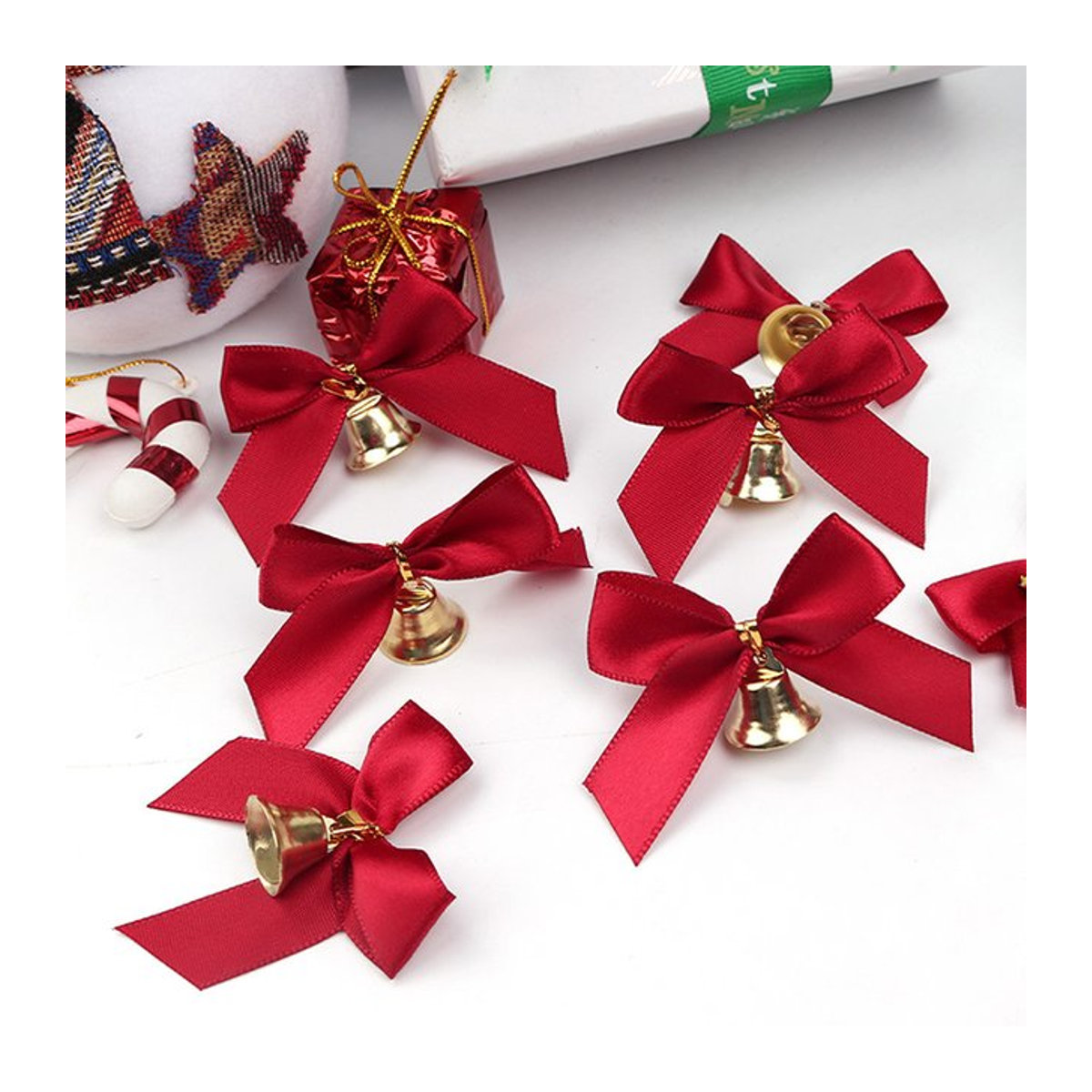 10 Stück Weihnachtsfliegen in Rot mit kleinen Glocken für deine Weihnachtsbaumdekoration und DIY-Bastelprojekte - Bild 1