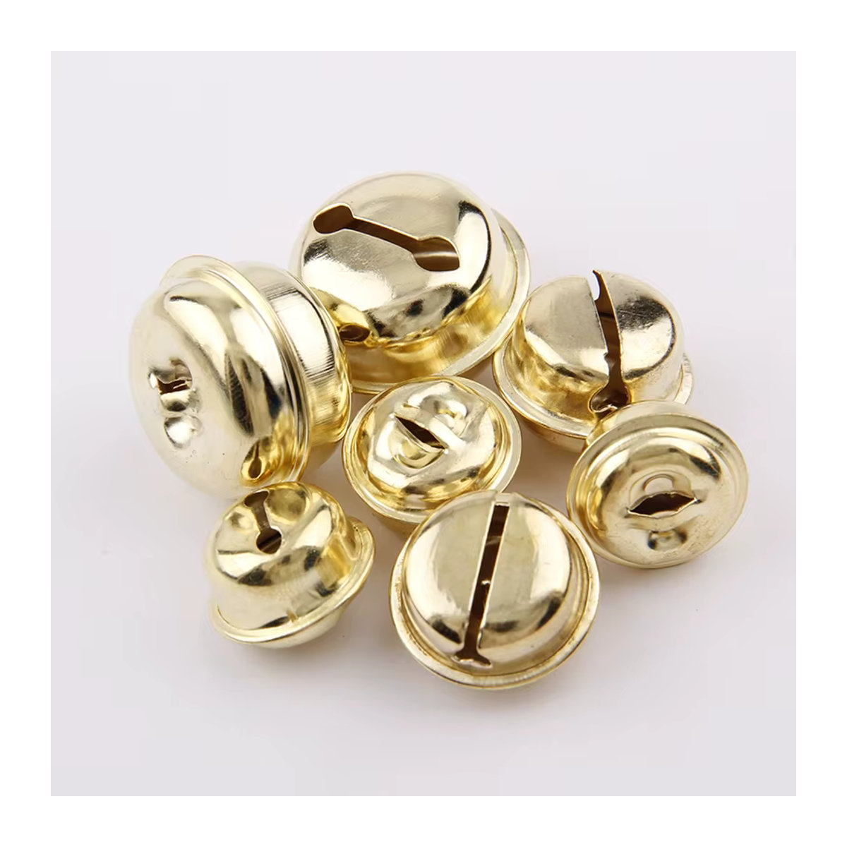 10 Stück Ywbeads Jingle Bells Gold aus Metall als Weihnachtsbaum Anhänger und DIY Bastelzubehör in den Größen 18 mm, 20 mm und 26 mm - Bild 2