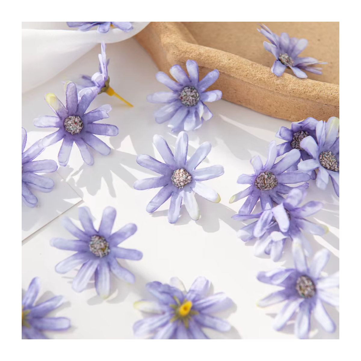 100 Stück künstliche Seiden-Gänseblümchen von smr in Mehrfarbig, Durchmesser: 4 cm, ideal für DIY-Dekorationen, Hochzeiten und Kränze - Bild 3