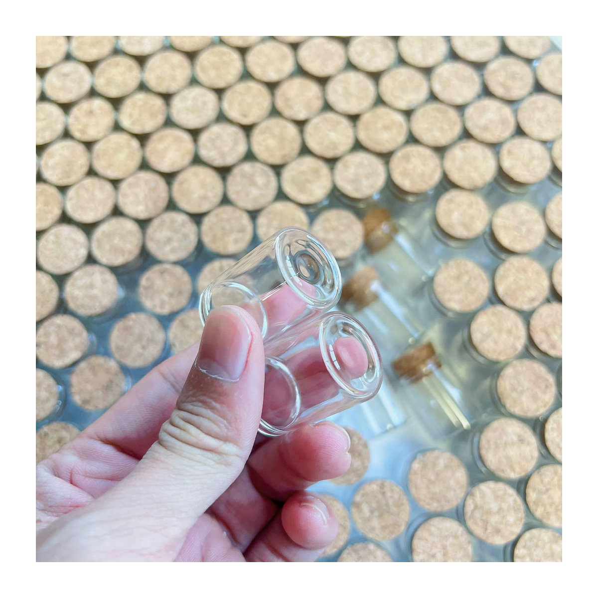 100 Stück LYGIL Mini Glasflaschen mit Korkstopfen, transparent, 5 ml Füllmenge - Bild 5