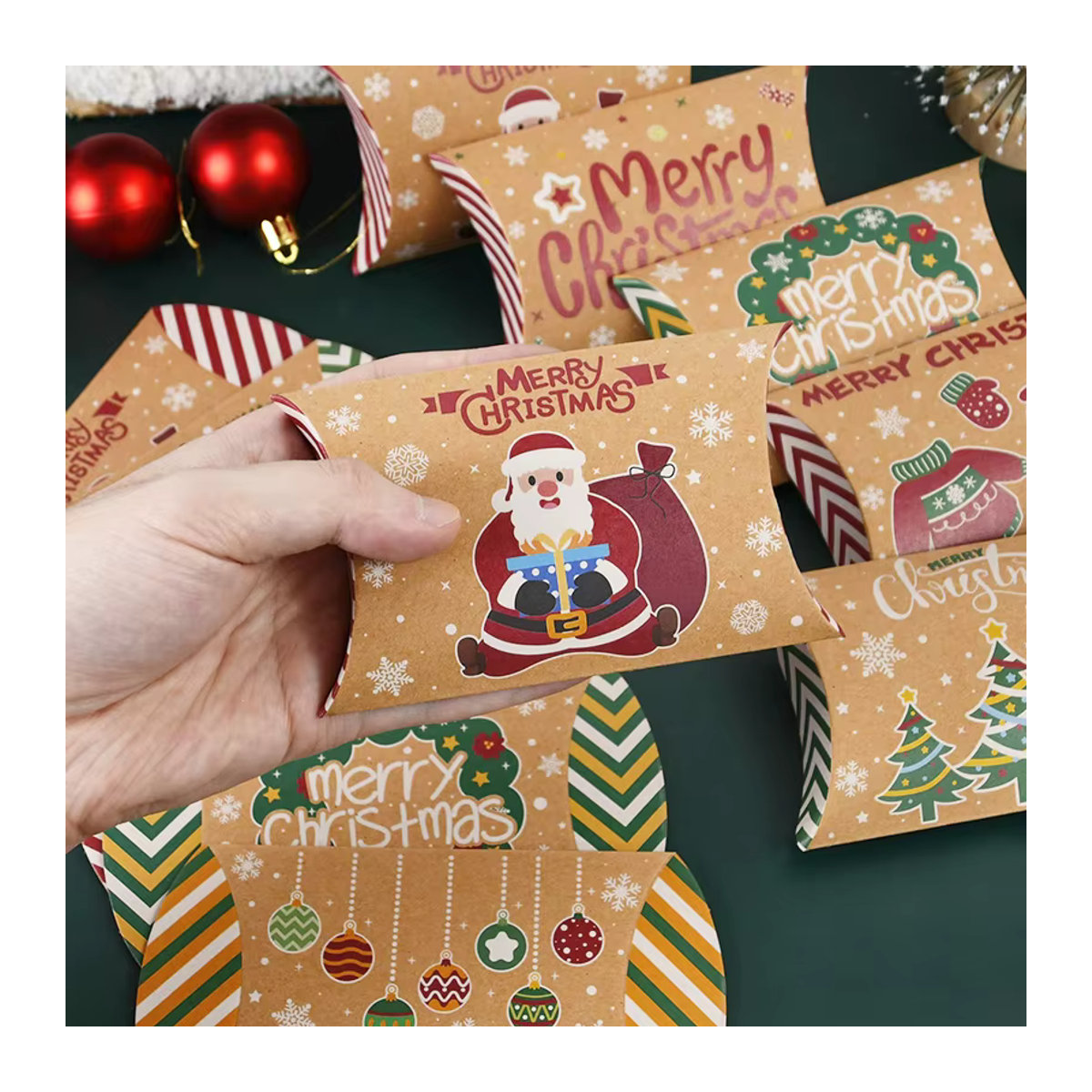 10er Set CHIXINHAPPY Weihnachts Geschenkkartons in Kissenform aus Kraftpapier, mehrfarbig und beige - Bild 4