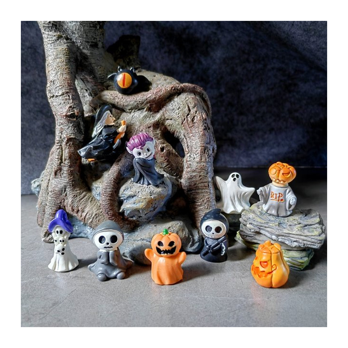 10er Set Moving Forest Halloween Miniatur Figuren aus Kunstharz in Mehrfarbig für Feengarten und Dekoration - Bild 1