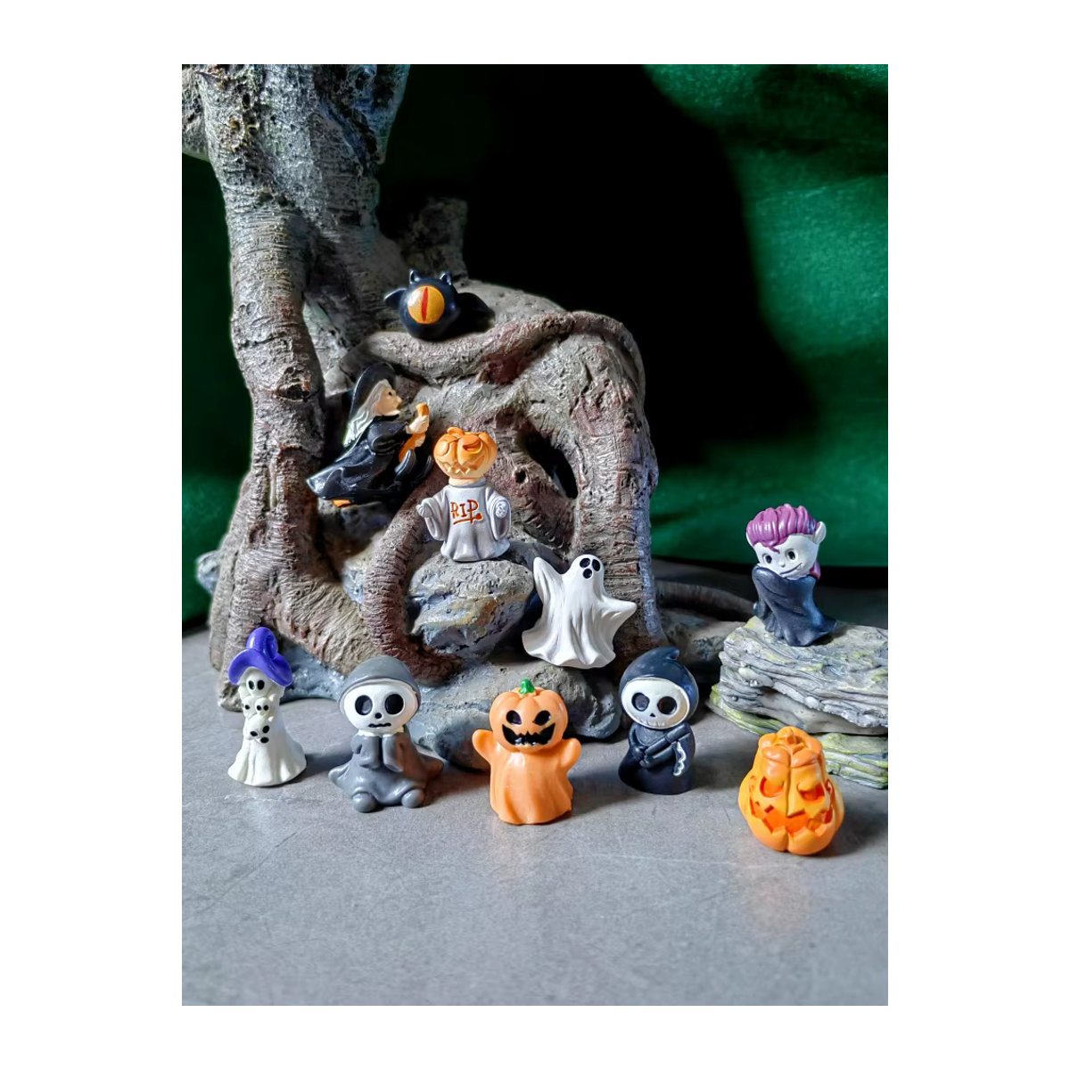 10er Set Moving Forest Halloween Miniatur Figuren aus Kunstharz in Mehrfarbig für Feengarten und Dekoration - Bild 3