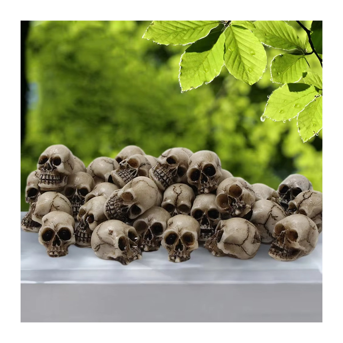 20 Stück VKTECH Gotische Schädel Skulpturen aus Kunstharz in Beige als Dekoration für Halloween und Gartenlandschaften - Bild 2