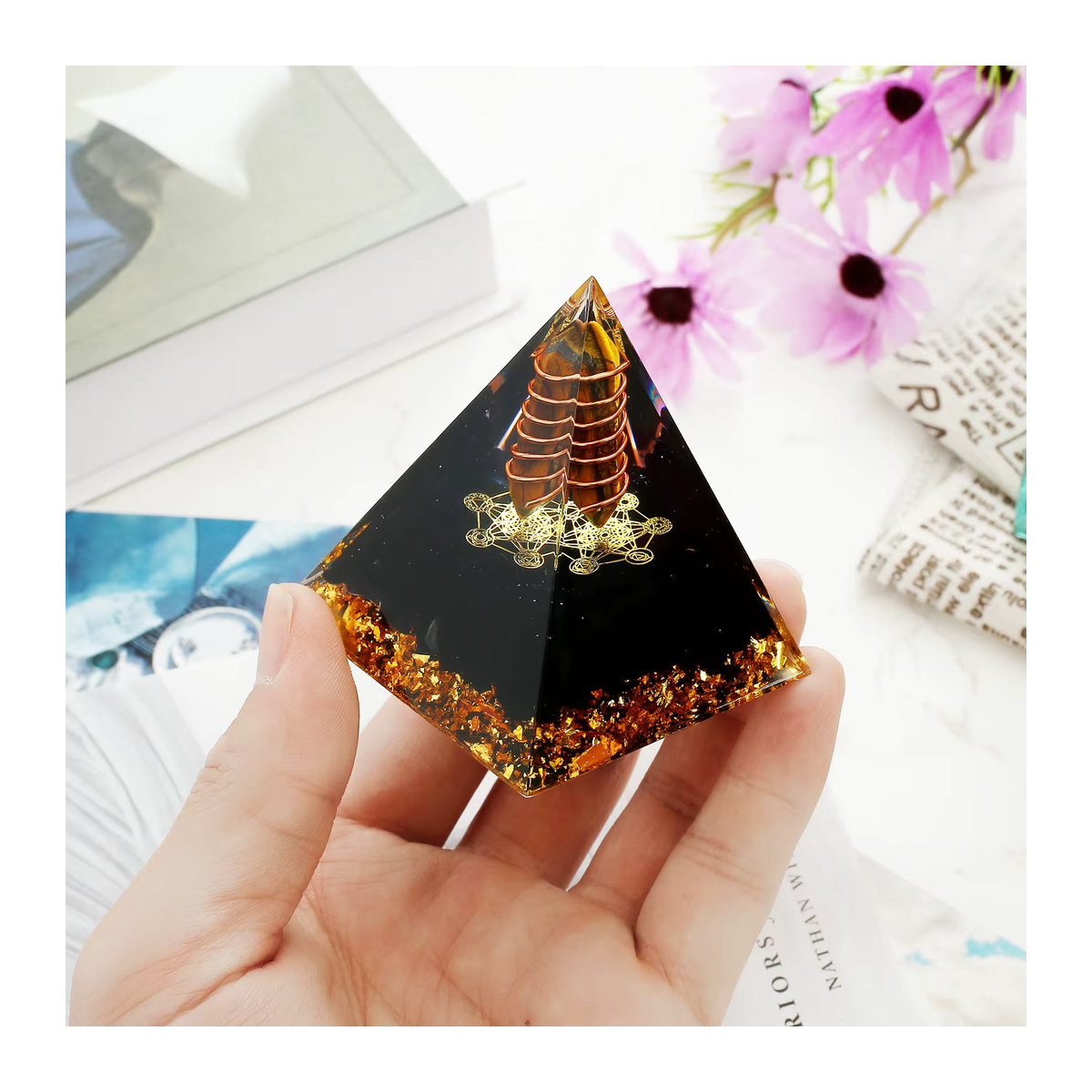 3D Kristall Pyramide aus Harz als Orgonit Deko-Ornament in Multicolor - Bild 2
