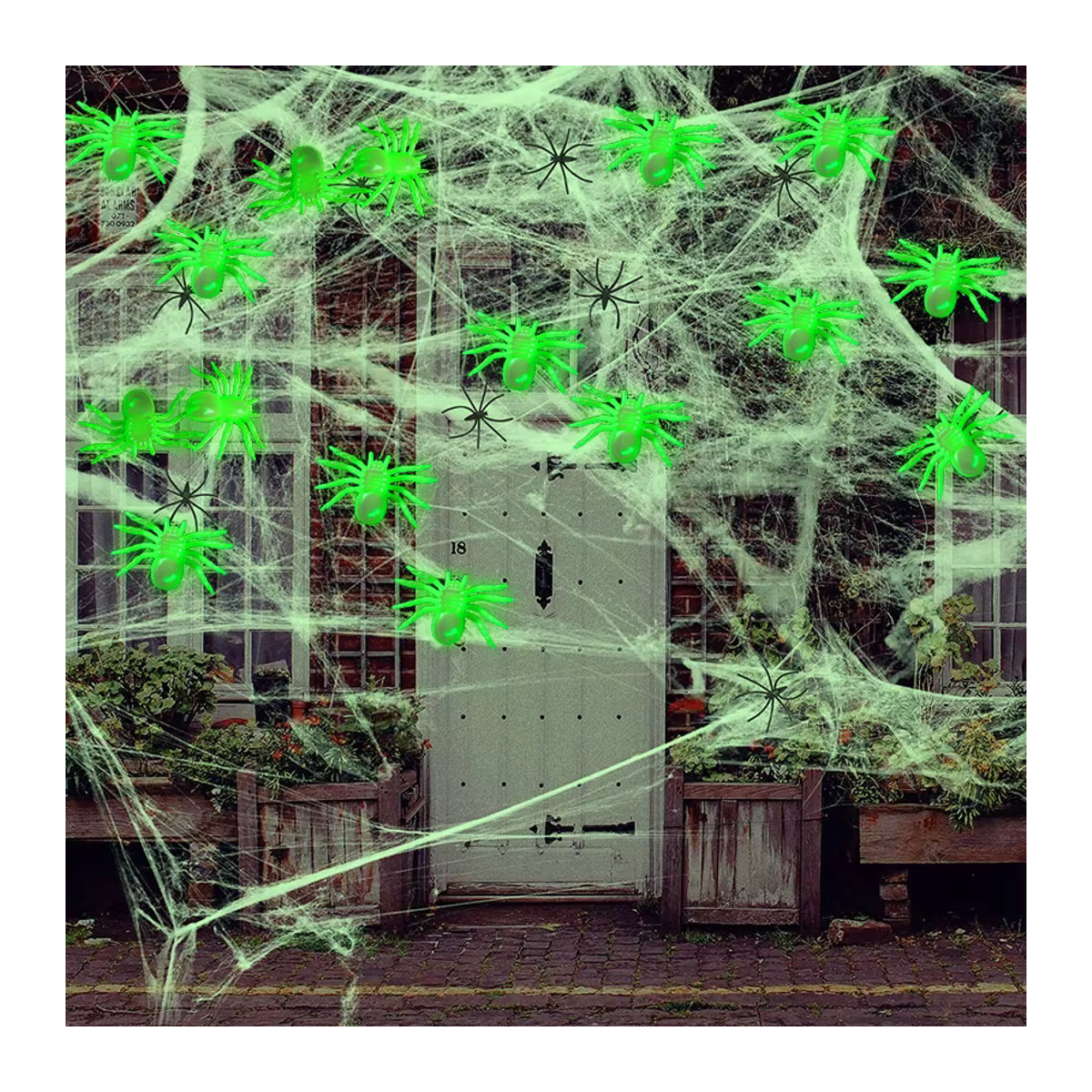 50 Stück Halloween Spinnen aus Plastik zum Leuchten in der Dunkelheit als gruselige Dekoration und Spielzeug für dein Spukhaus - Bild 4
