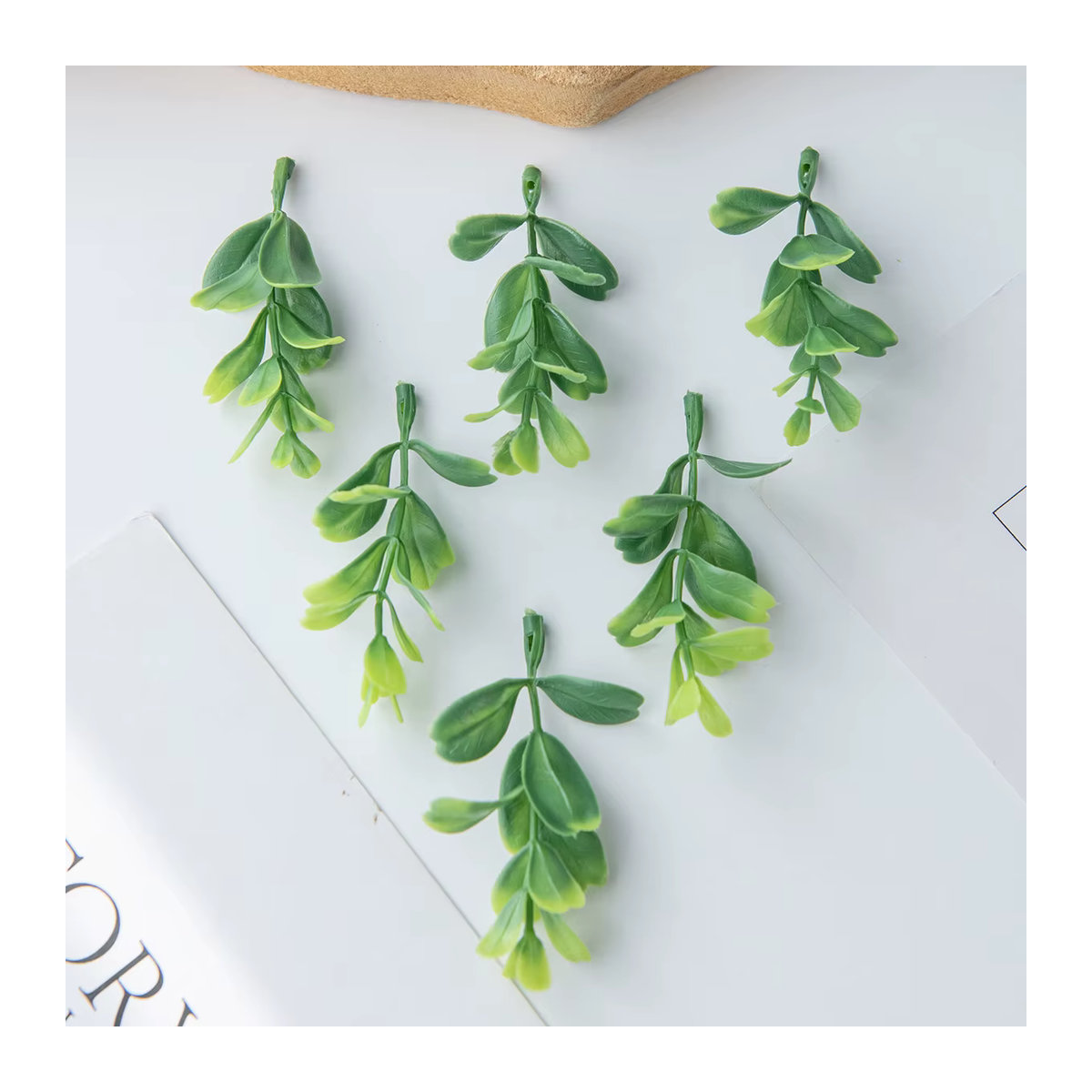 50 Stück ZQCY Künstliche Pflanzen Grün Single Stem für Hochzeit, Weihnachten und DIY Dekoration aus Kunststoff - Bild 3