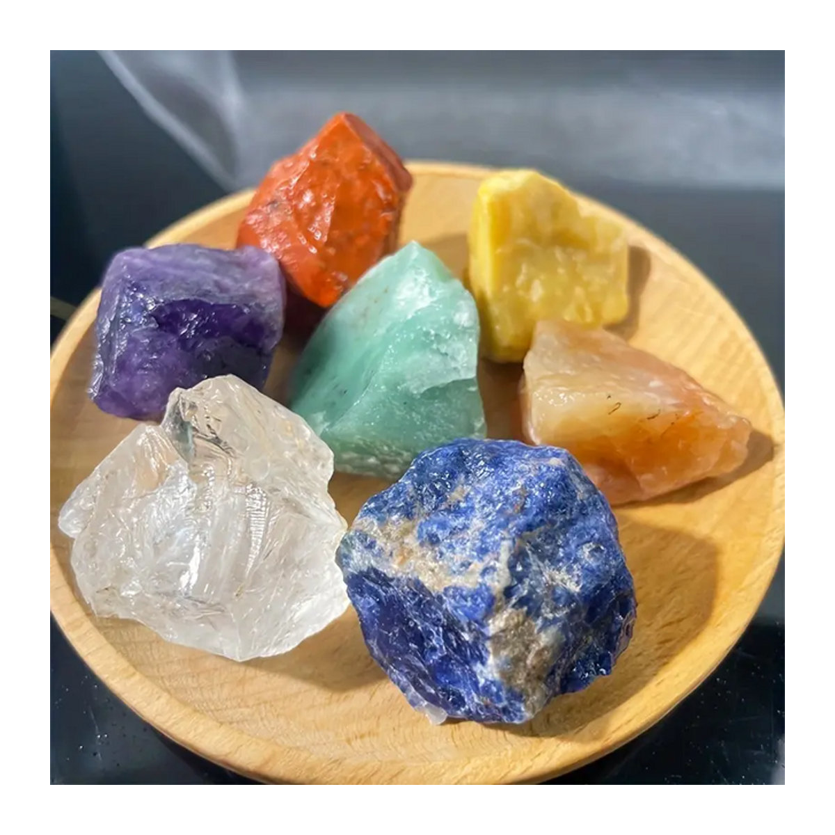 7er Set natürliche Chakra-Kristalle unregelmäßig geformt mit Amethyst, Sonnenstein, gelbem Aventurin und rotem Jaspis in verschiedenen Farben - Bild 1