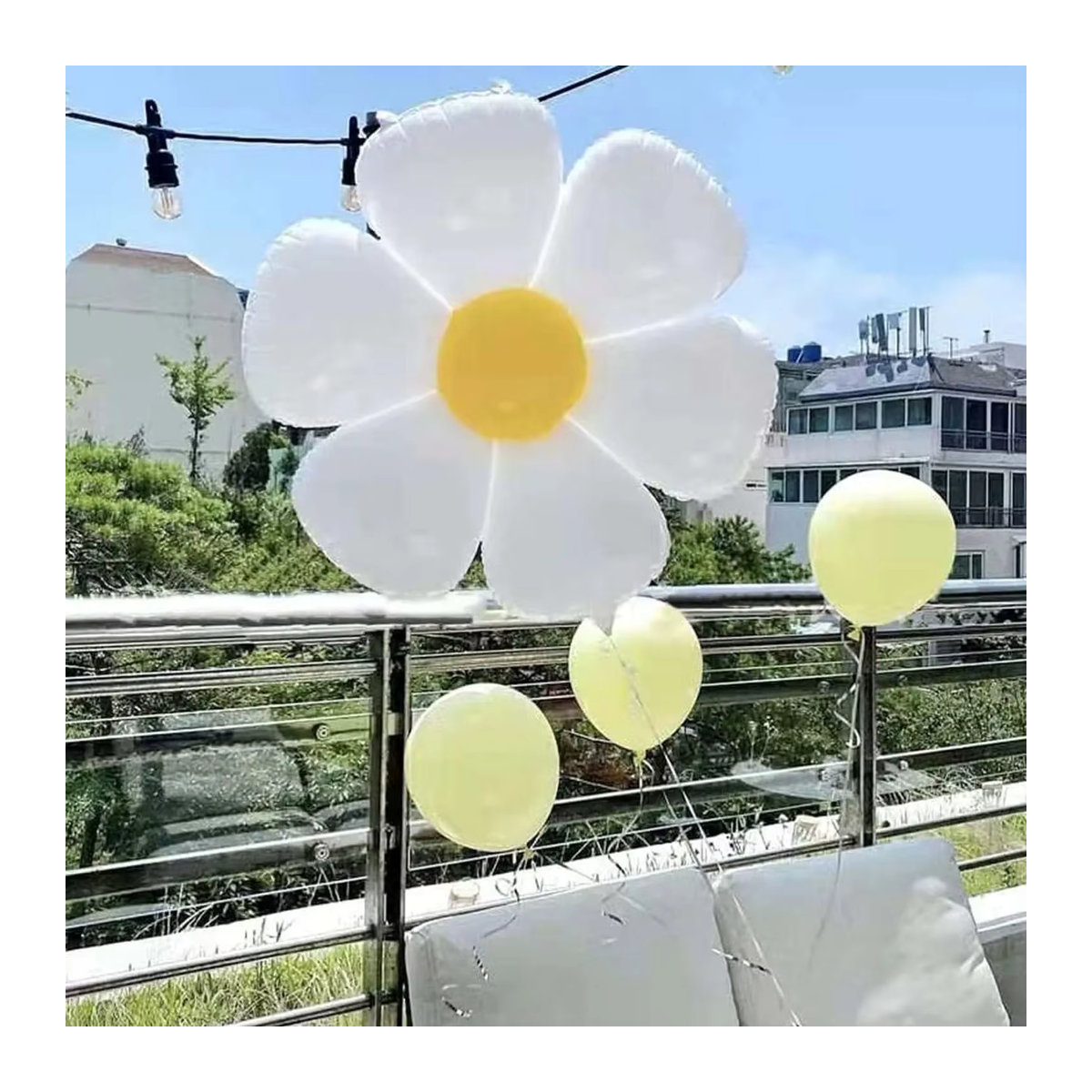 8er Set Gänseblümchen Partyballons aus Aluminiumfolie in Weiß und Gelb für Geburtstag, Baby Shower oder Hochzeit - Bild 2