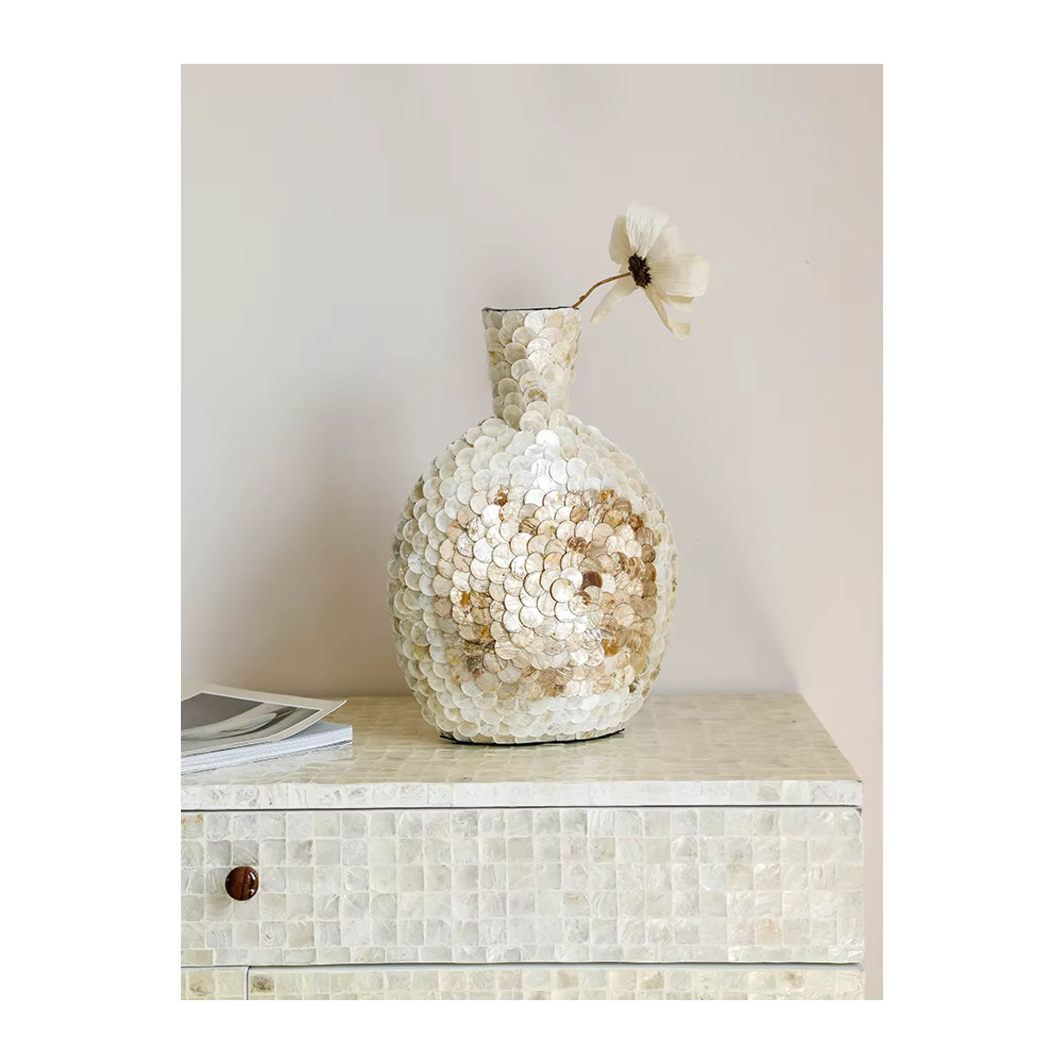Ahunder jiaz Luxus-Kunstvase mit goldener Muschel, handgefertigte Desktop-Blumenvase in Gold und Weiß, kreative High-End-Dekoration für Schnittblumen - Bild 5