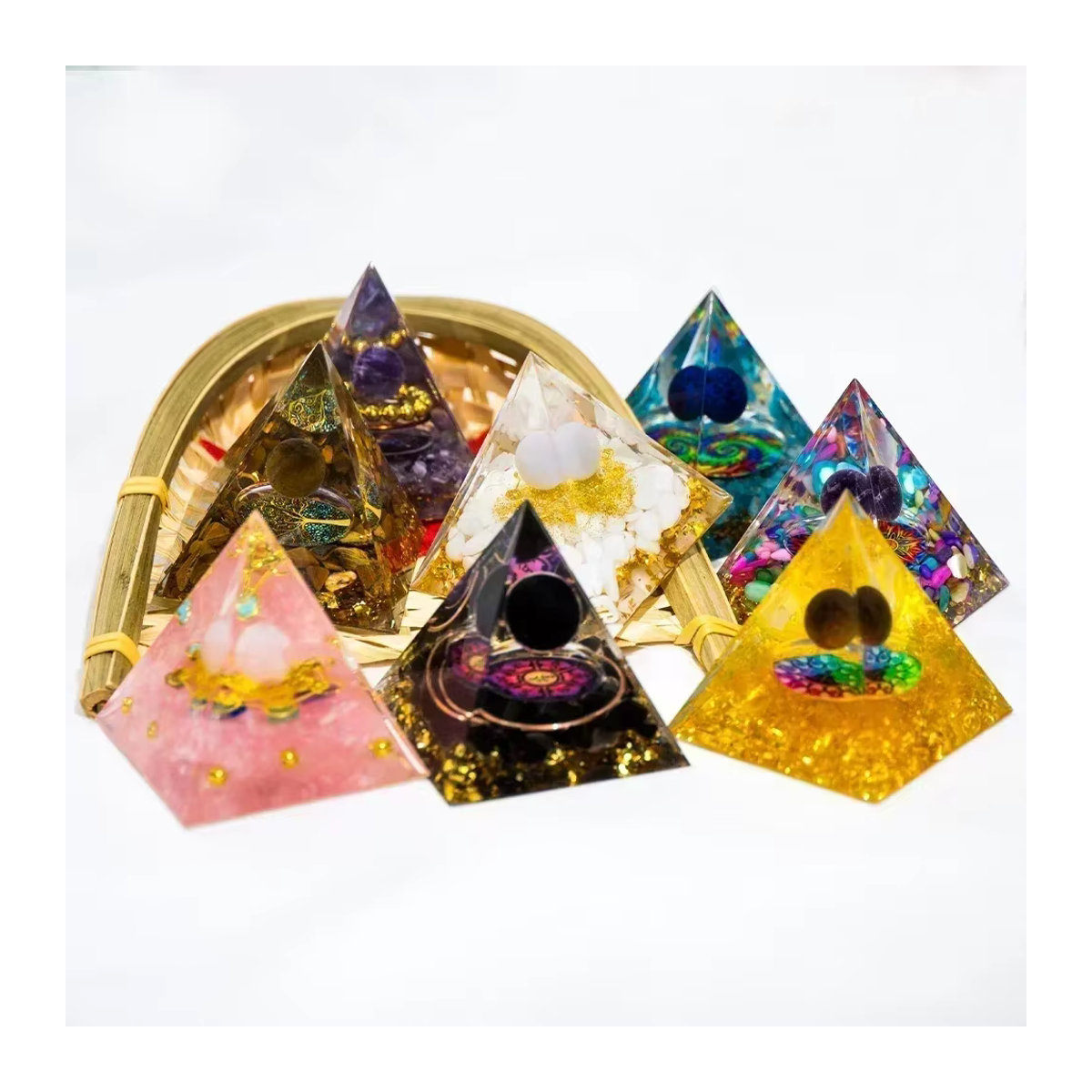 AierCrystal Orgonit Energie-Pyramide mit natürlichem Amethyst in Lila und Mehrfarbig, Durchmesser: 5 cm - Bild 2