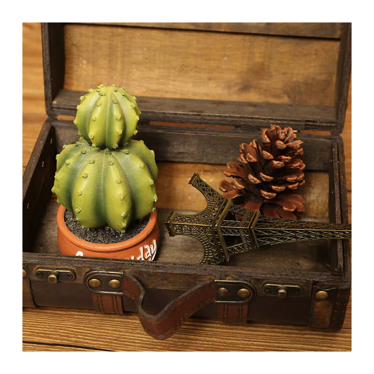 Antike Aufbewahrungsbox aus Holz im Vintage-Stil mit Schloss als Schmuck-Organizer und Schatztruhe - Bild 2