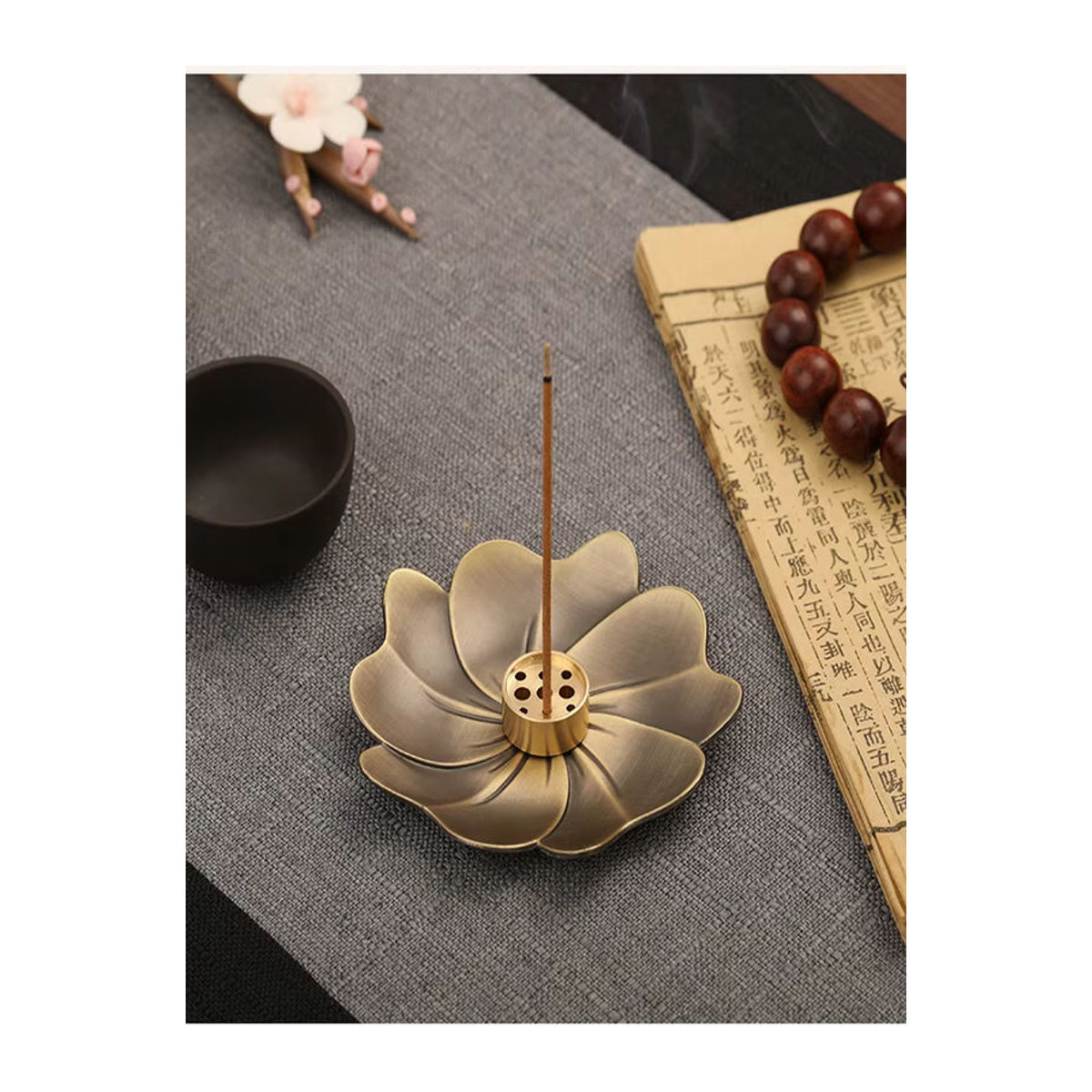 Antiker Weihrauchhalter aus Messing in Gold mit floralem Design als Aroma Diffusor und Dekoration - Bild 6