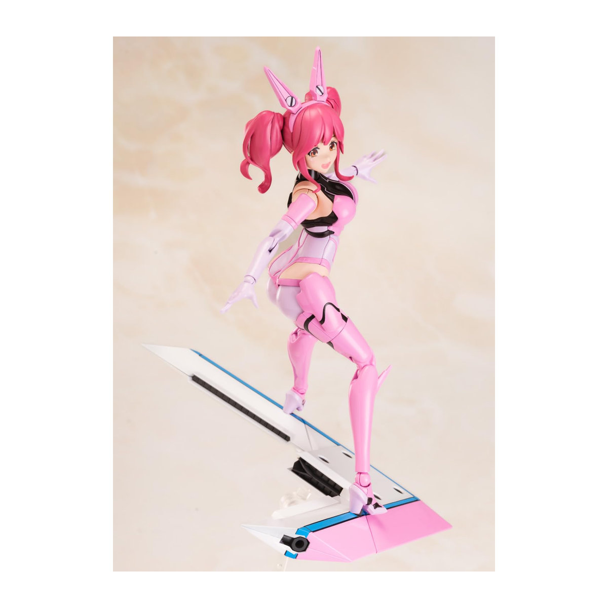 Aoshima Bunka Kyozai VFG Macross Delta Kairos Machina Nakajima Kunststoffmodell VF-31A in Pink, Höhe: 15,7 cm - Bild 1
