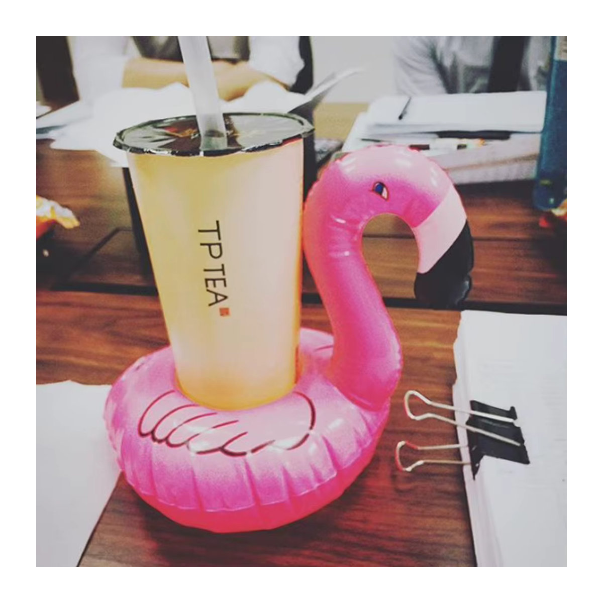 APWIKOGER Aufblasbarer Getränkehalter Flamingo und Einhorn für Pool und Schwimmbad - Bild 5
