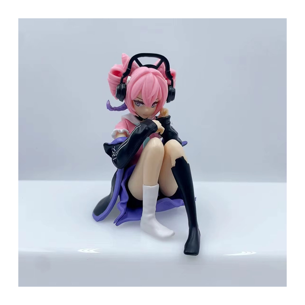 Arknights Anime Figur Mädchen aus Kunststoff in Mehrfarbig als dekorative Sammelfigur und Schreibtischdekoration - Bild 3