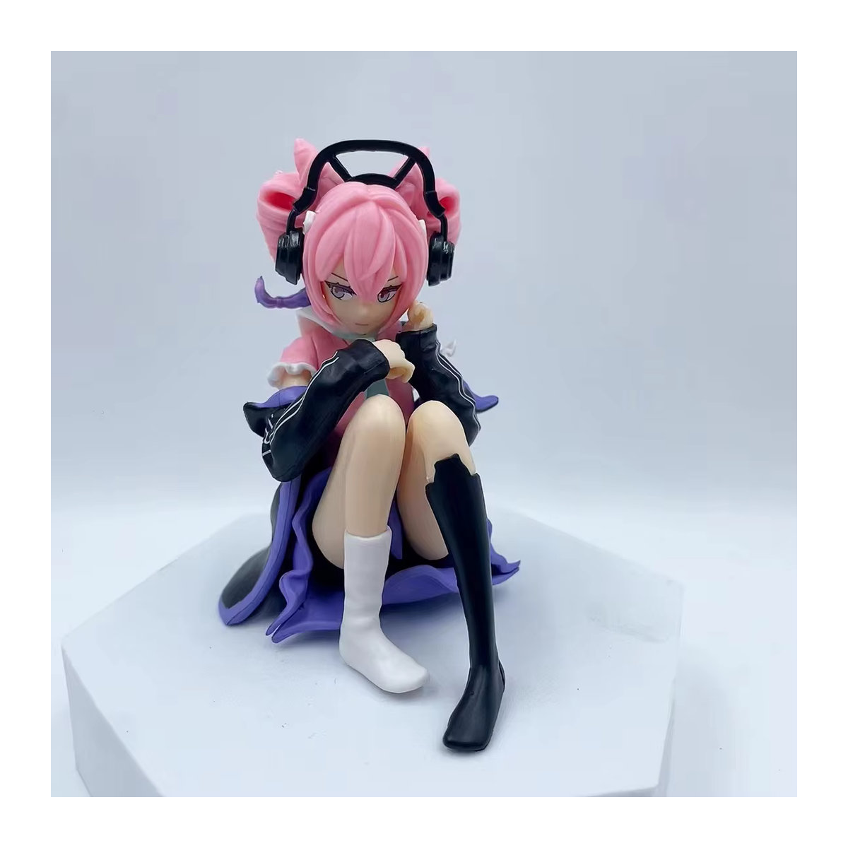 Arknights Anime Figur Mädchen aus Kunststoff in Mehrfarbig als dekorative Sammelfigur und Schreibtischdekoration - Bild 4
