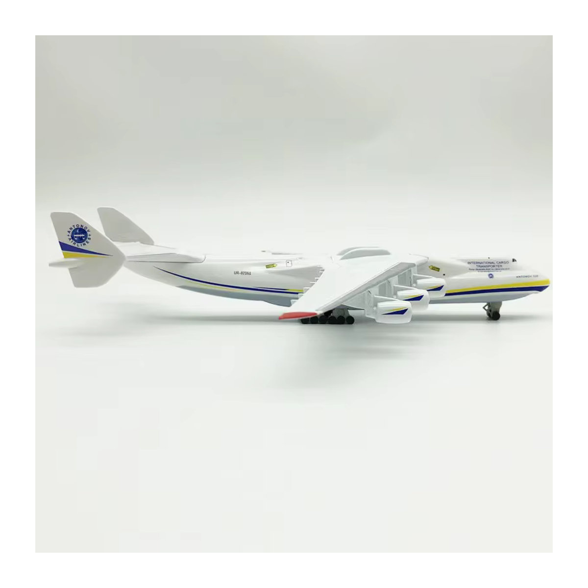 ART CROWN MODEL Antonov An225 Transportflugzeug Ukraine Druckgussmodell im Maßstab 1:400, Weiß, mit Standfuß und Fahrwerk - Bild 2