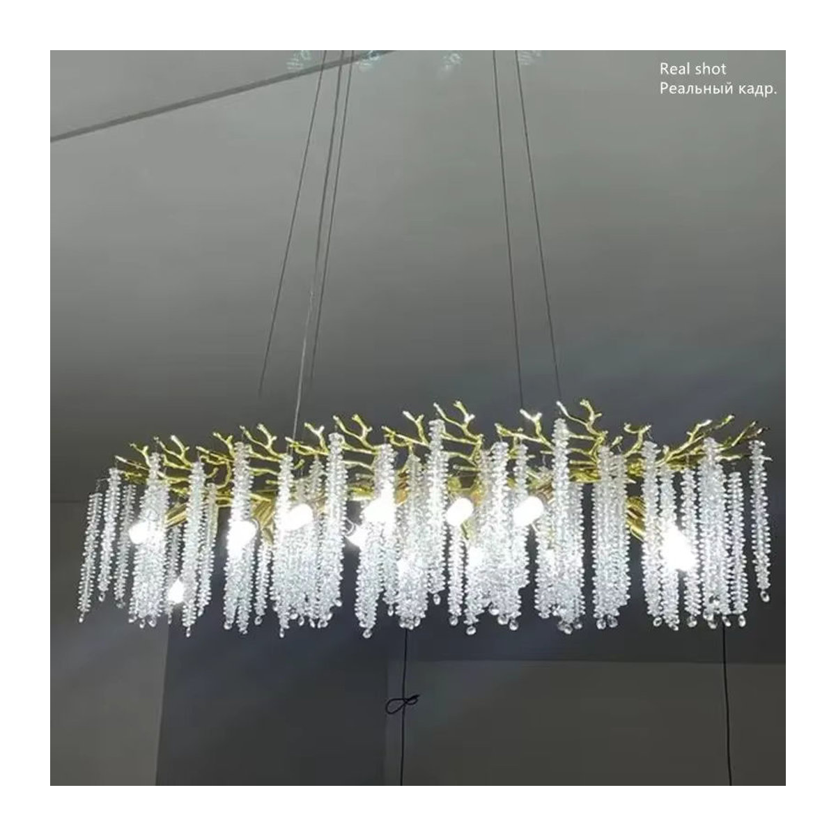 Artpad Klassischer Kronleuchter aus Aluminium mit Gold und Kristall-Quasten für Esszimmer, Wohnzimmer oder Küche - Bild 3