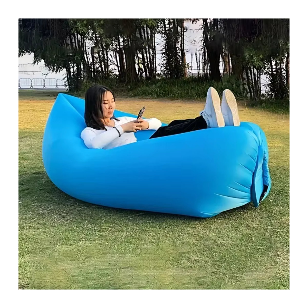 Aufblasbare Luftcouch in Blau für Strand und Camping inklusive Reisetasche - Bild 4