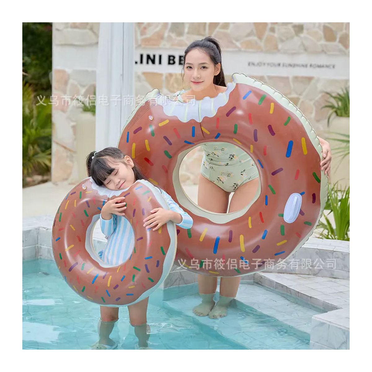 Aufblasbarer Donut-Schwimmring für Erwachsene aus PVC in Zufallsfarbe für Pool und Strand - Bild 2