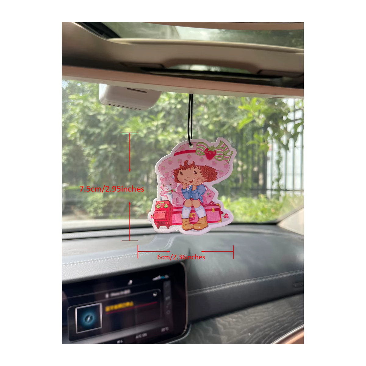 Auto-Dufttabletten Erdbeer mit Erdbeer-Mädchen Design als Lufterfrischer und Rückspiegel-Dekoration für dein Auto oder den Kleiderschrank - Bild 2