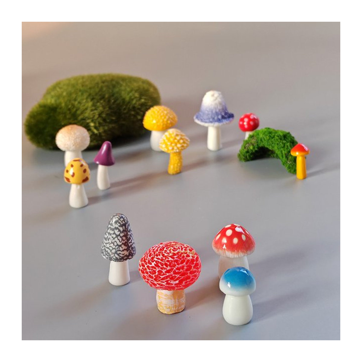 BAIUFOR Miniatur-Fairy-Garten Deko Set aus Kunstharz mit Pilzen, Retro-Häusern, Bäumen und Kaninchen in Mehrfarbig - Bild 1