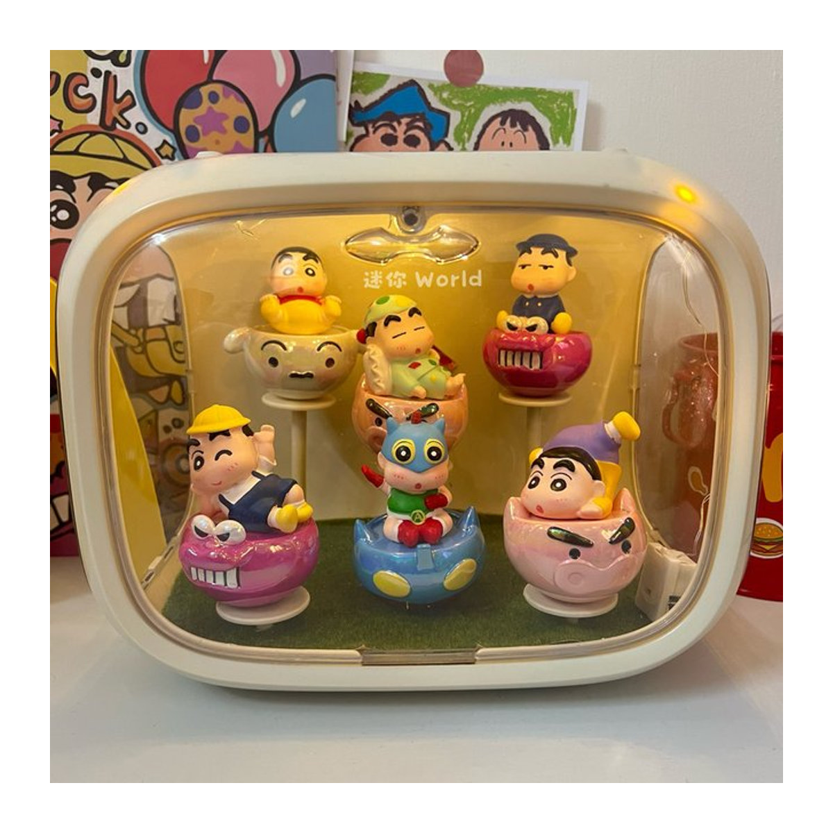 Bandai Crayon Shin Chan I'M Back Tumbler Blindbox mit süßen Puppen als Desktop Ornamente in Multicolor - Bild 1