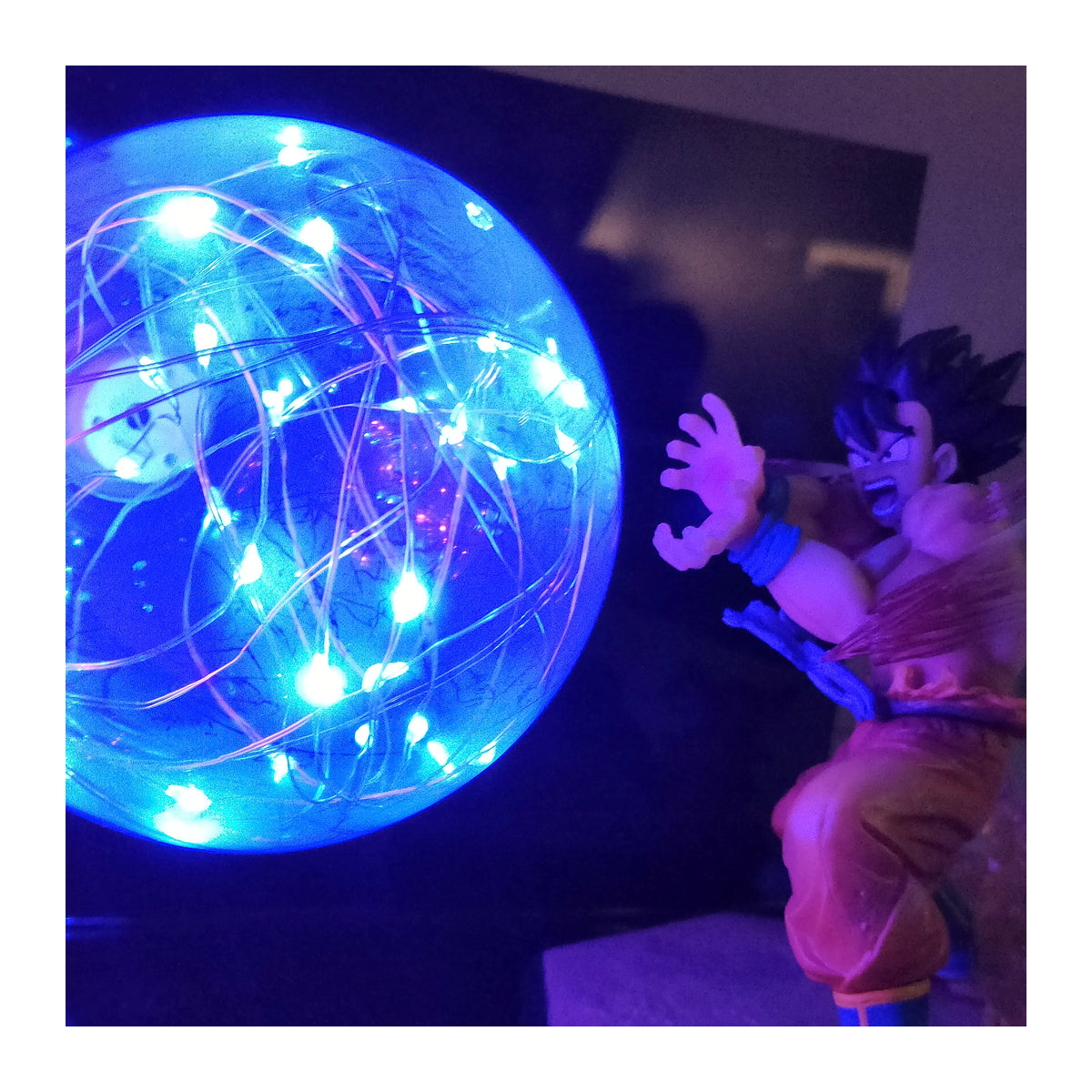 Bandai Dragon Ball Anime Son Goku und Frieza KaMeHaMeHa LED-Lampe mit Actionfiguren und Basis in Grün - Bild 3