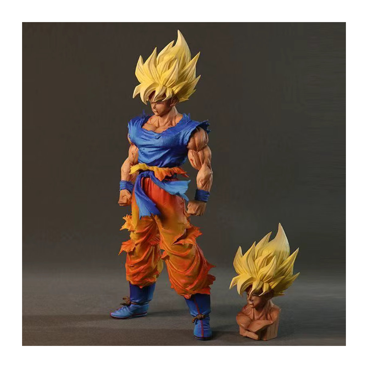 Bandai Dragon Ball Z Son Goku Figur mit Super Saiyajin Ersatzköpfen aus PVC, Multicolor, Höhe: 26 cm - Bild 2
