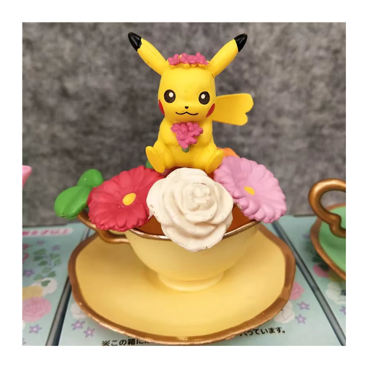 Bandai Pokemon Kawaii Floral Cup Collection Pikachu Mystery Blind Box mit 2 Figuren als Anime Sammelfigur und Dekorationsornament - Bild 2
