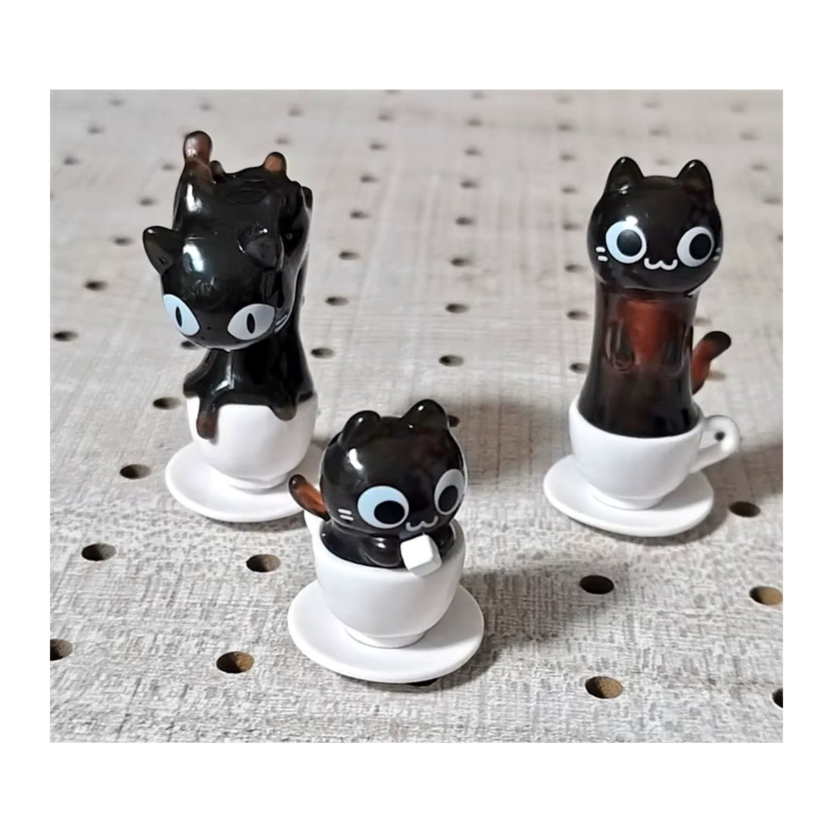 Banpresto Katze Café Blind Box Sammelfigur aus Kunststoff in Schwarz und Transparent - Bild 5