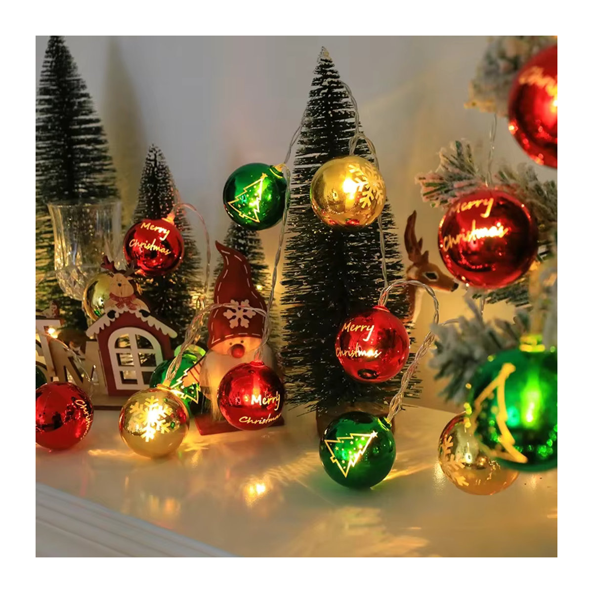 Batteriebetriebene Weihnachts-Lichterkette mit Weihnachtskugeln und Sternen als dekorative Girlande für deinen Weihnachtsbaum und dein Zuhause - Bild 3