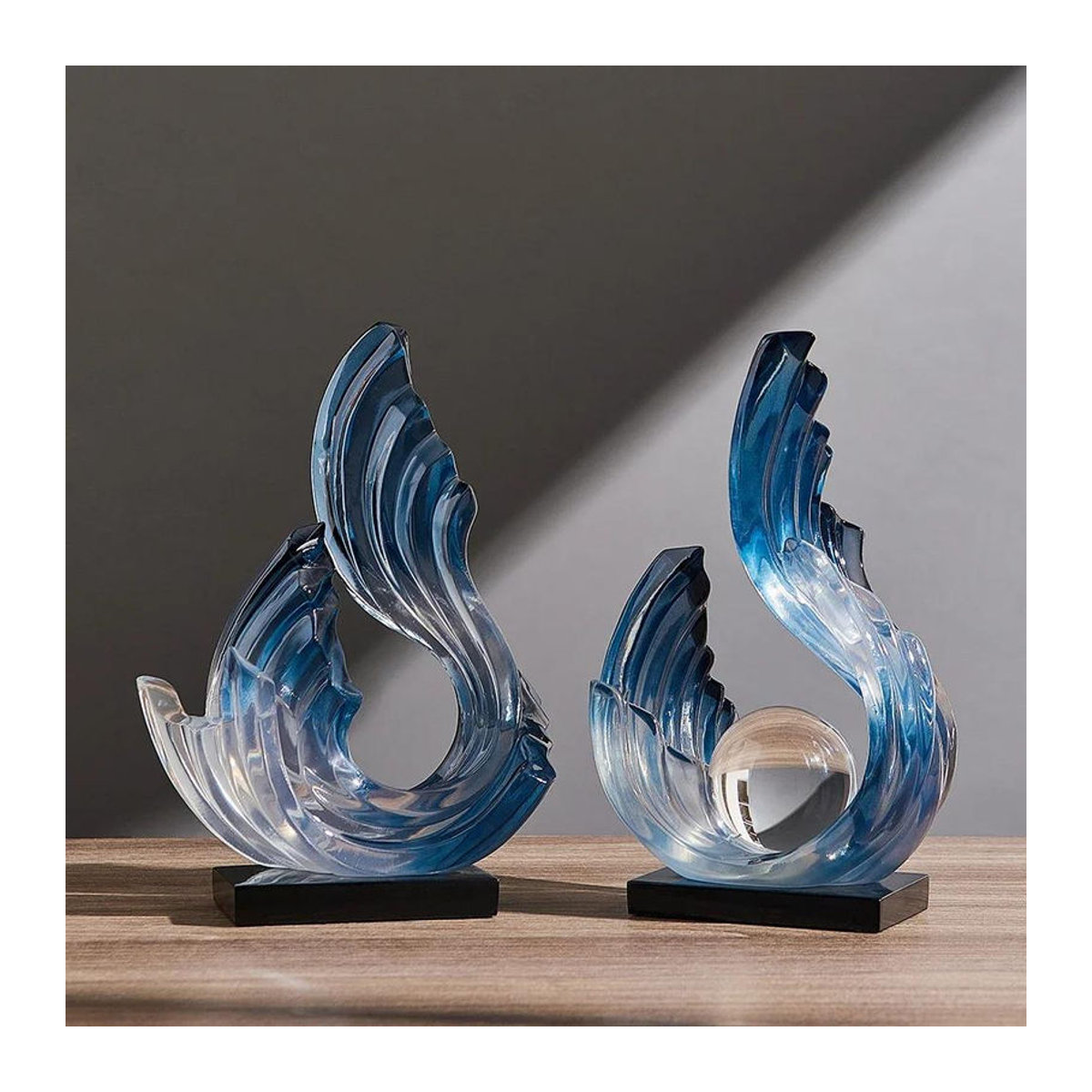 Bestbags Abstrakte Skulptur aus Kunstharz in Blau im Nordischen Stil zur Dekoration von Regalen und TV-Schränken - Bild 4