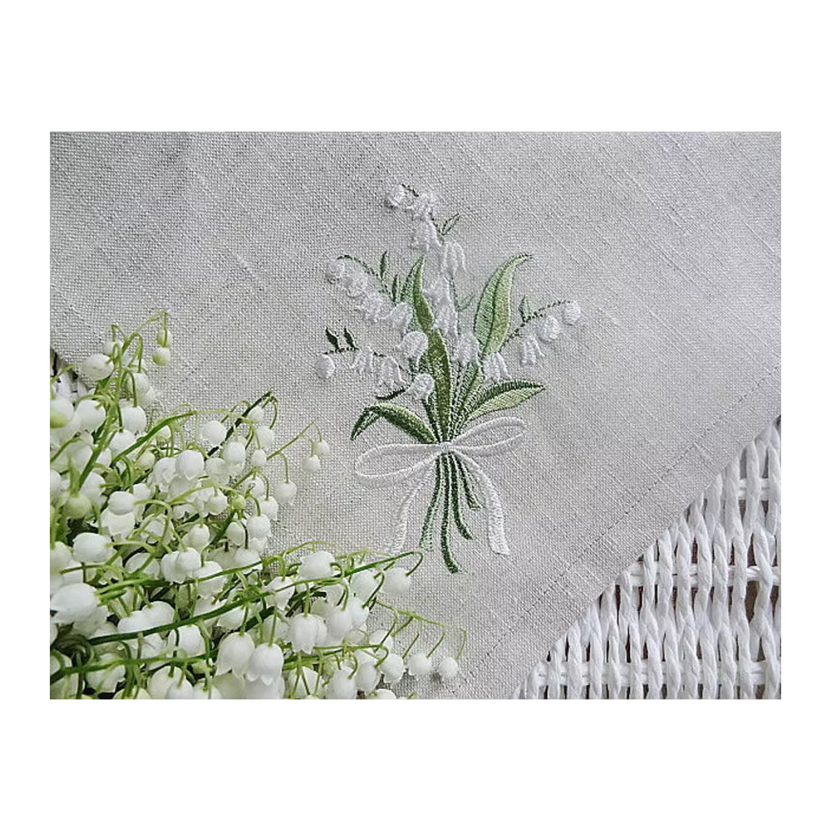 Bestickte Servietten mit Maiglöckchen-Motiv in Leinenoptik von Sanat, Farbe: Beige, B/B: 40 x 40 cm - Bild 4
