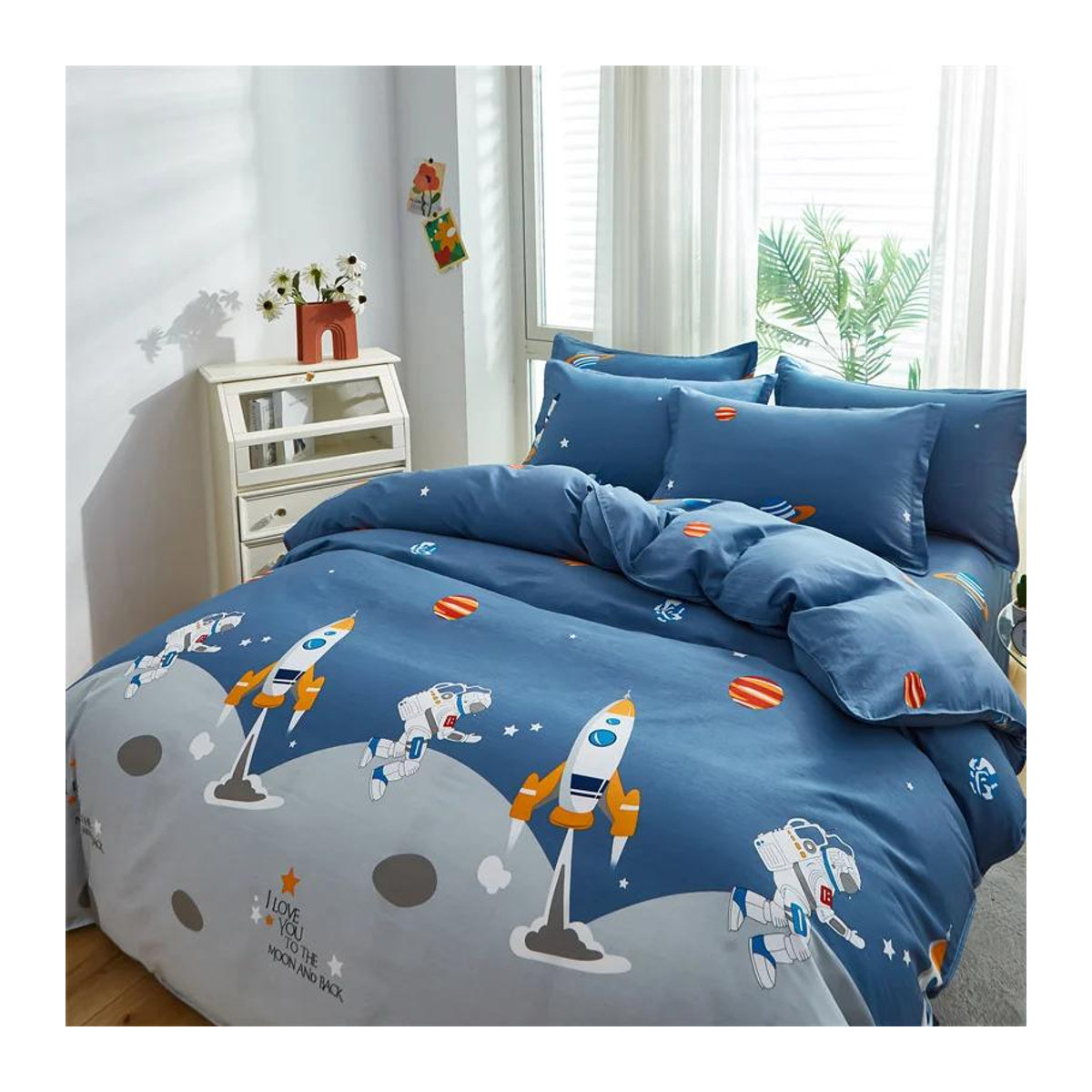 Bettwäsche-Set mit Astronauten- und Weltraum-Motiv aus Baumwolle in Blau, bestehend aus 1 Bettbezug und 2 Kissenbezügen, B/H: 135 x 200 cm - Bild 1