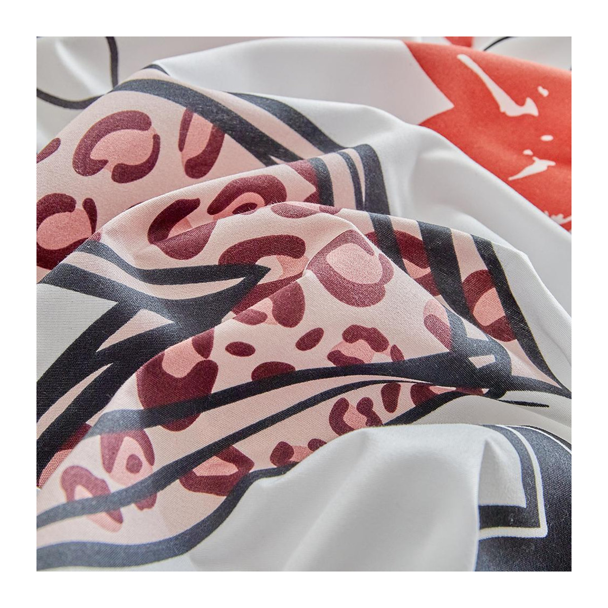 Bettwäsche Set mit Herz-Design und Reißverschluss in verschiedenen Größen wie 135x200 cm, 200x200 cm oder 240x220 cm - Bild 1