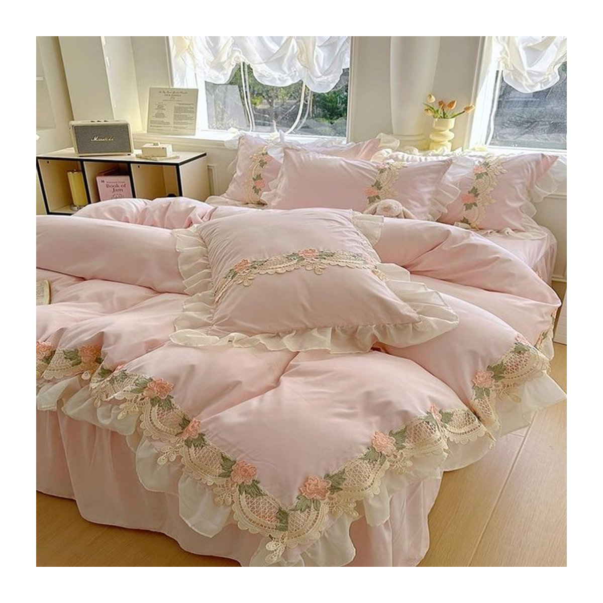 Bin Chi Textiles Bettwäsche Set für Mädchen in Pink mit Blumen Spitze und Rüschen, bestehend aus Bettbezug, Spannbettlaken und Kissenbezügen, Queen Größe, B/T: 200 x 230 cm - Bild 1