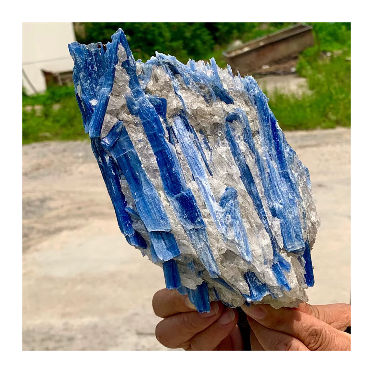Blauer Zyanit und Calcit Rohstein als natürliche Kristall Chips für Reiki und Schmuckherstellung - Bild 5