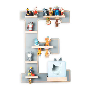 BOARTI Kinderregal Buchstabe E aus Holz in Grau für Toniebox und Figuren, Wandregal mit Magneteinsätzen, H x B x T: 54 x 38 x 19 cm