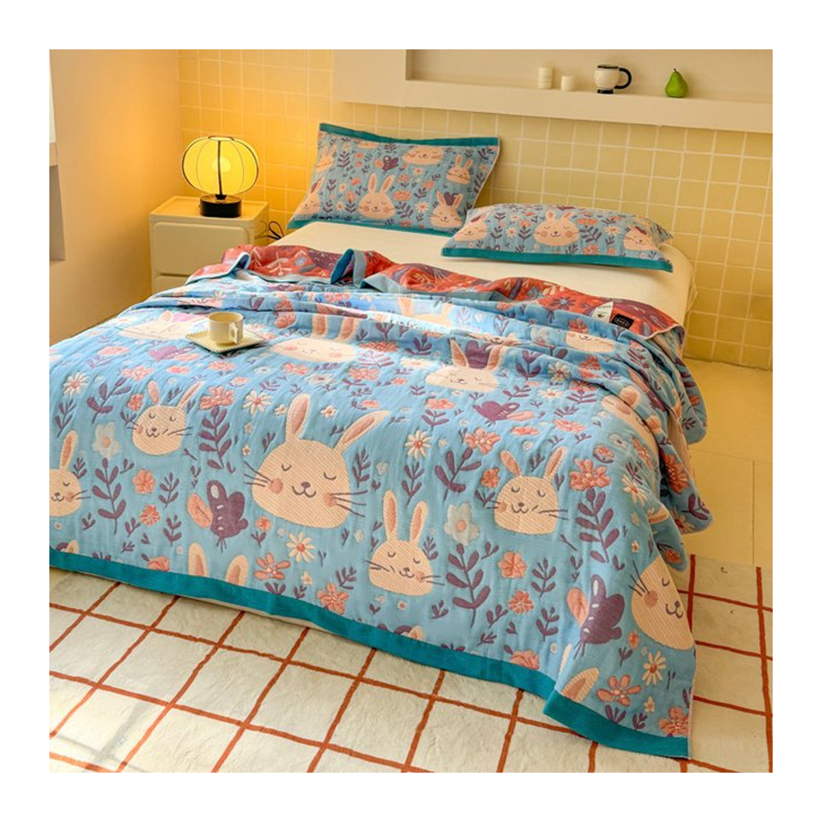 Bonenjoy Baumwolldecke mit Kaninchen-Print und Karo-Muster in Blau, gesteppte Sommerdecke für Sofa oder Bett - Bild 1