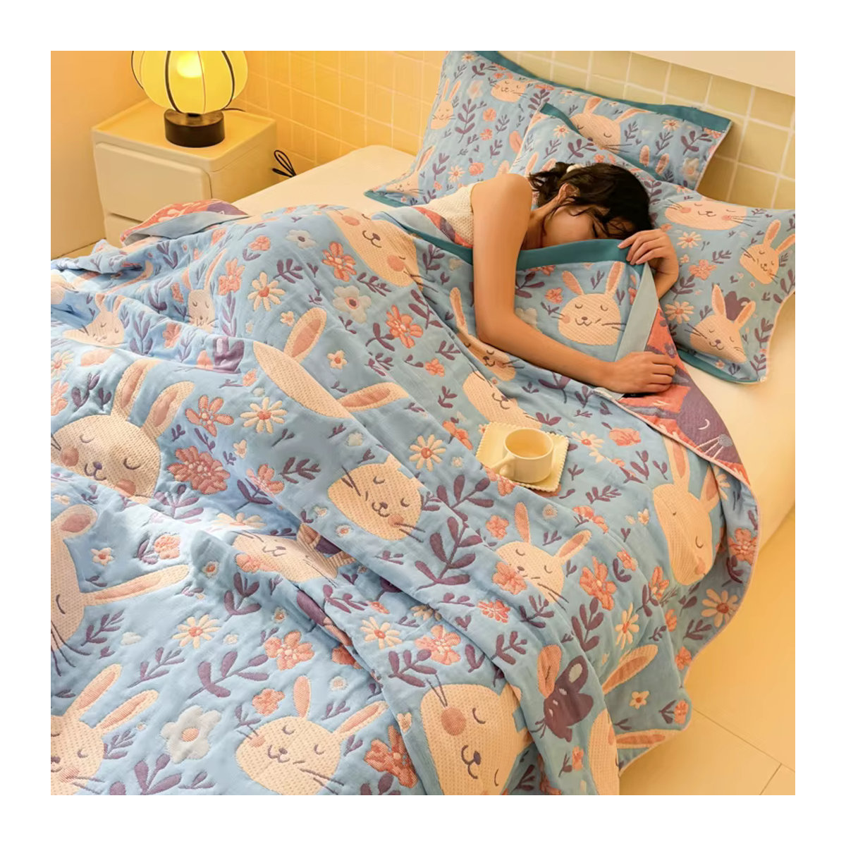 Bonenjoy Baumwolldecke mit Kaninchen-Print und Karo-Muster in Blau, gesteppte Sommerdecke für Sofa oder Bett - Bild 3