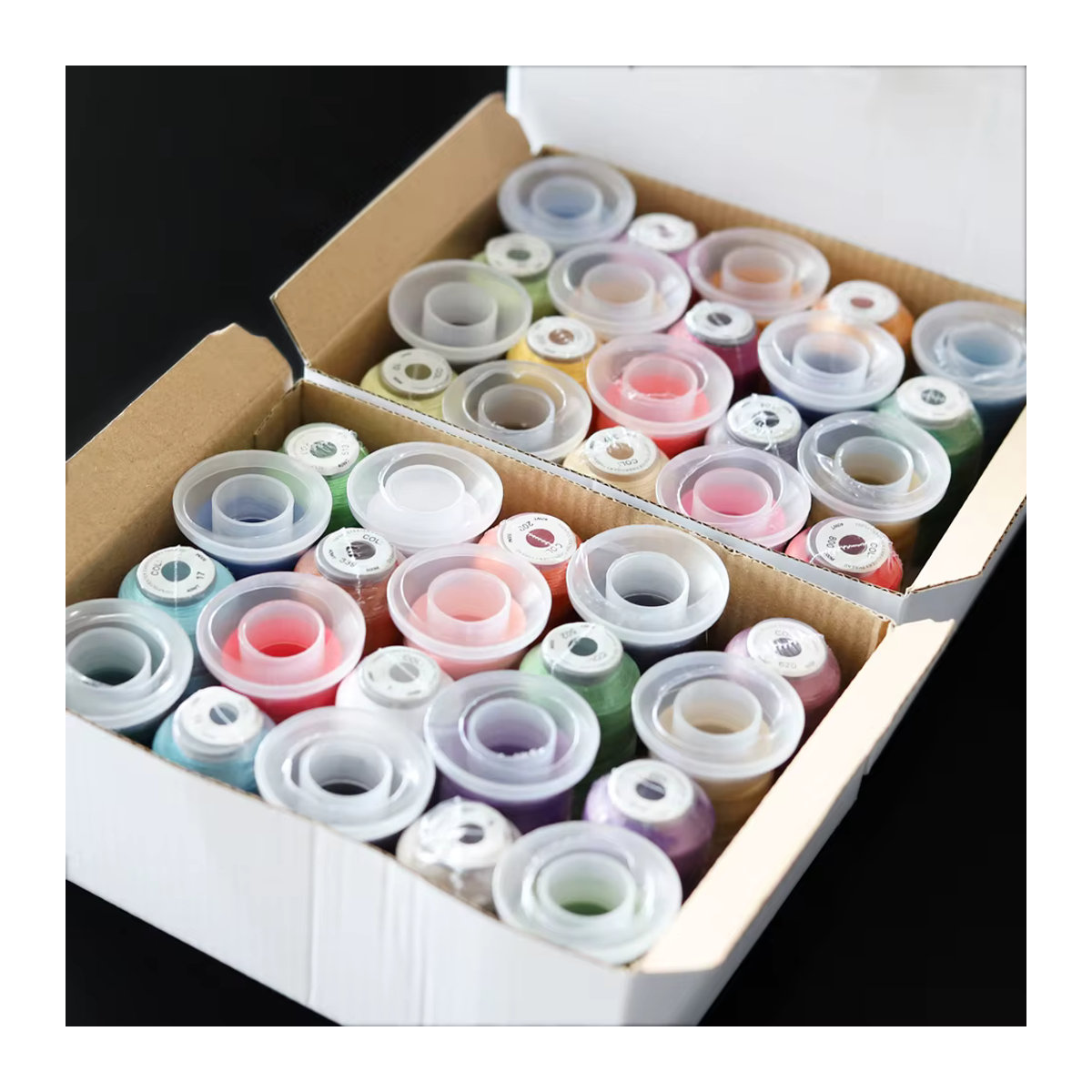 Brother Premium Stickgarn Set mit 40 Farben, 120D/2 Polyester, 500 Meter pro Spule, mehrfarbig - Bild 2