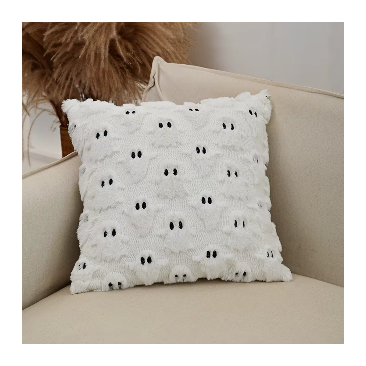 BUYNOW Halloween Kissenbezüge aus weichem Plüsch im traditionellen Stil mit geometrischem Geist Design in Weiß - Bild 2