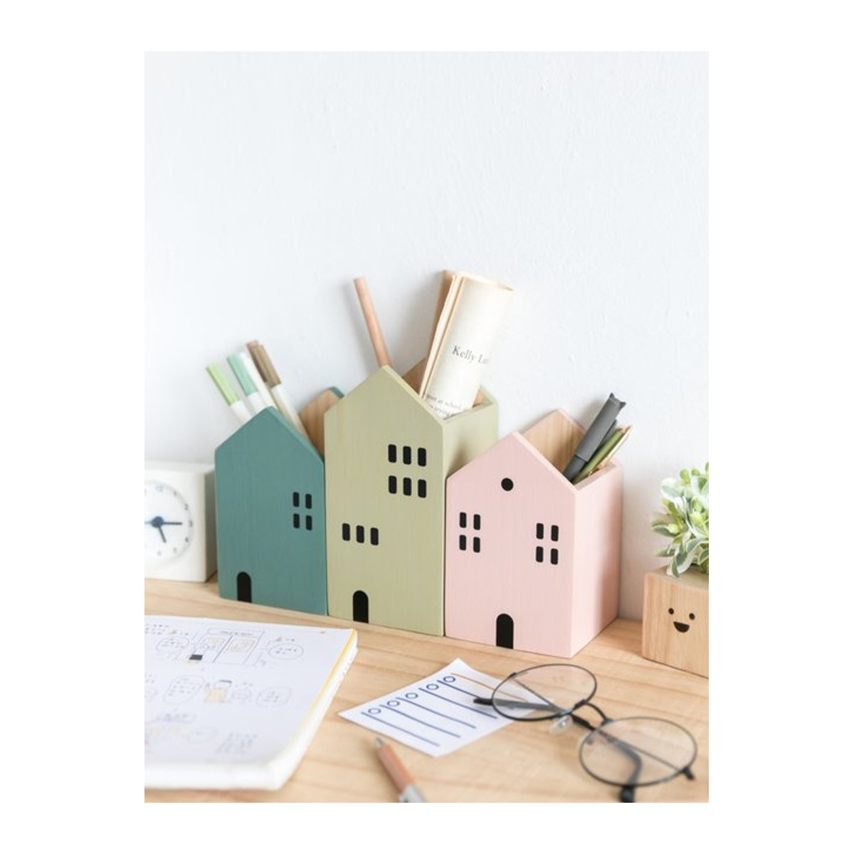 Cartoon Haus Holz Stifthalter Pink für Schreibwaren und Make-up Pinsel als Desktop Organizer für Büro und Studium - Bild 1