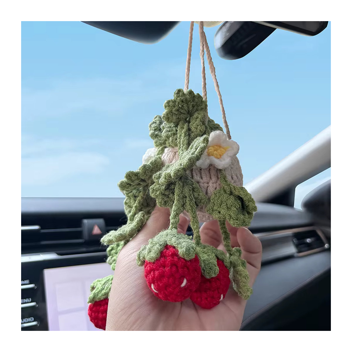 CHEGES Hängender Erdbeere Häkelkorb als Auto Ornament im Bohemian Stil, mehrfarbig - Bild 5