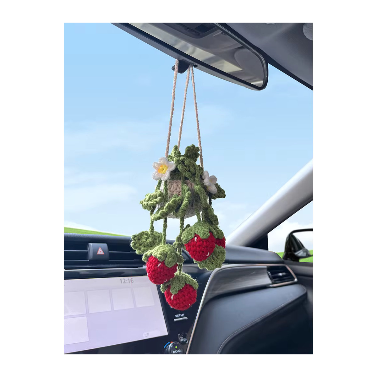 CHEGES Hängender Erdbeere Häkelkorb als Auto Ornament im Bohemian Stil, mehrfarbig - Bild 7