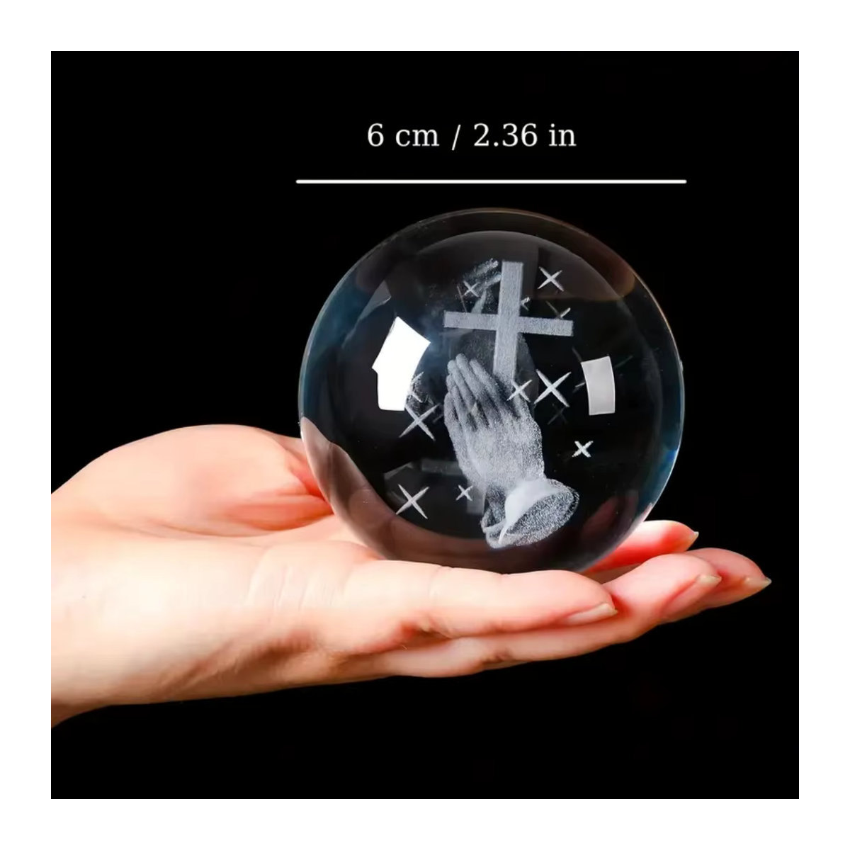 Christia 3D-Kristallkugel-Skulptur mit Gebet und Kreuz aus Glas in Transparent und Silber - Bild 3