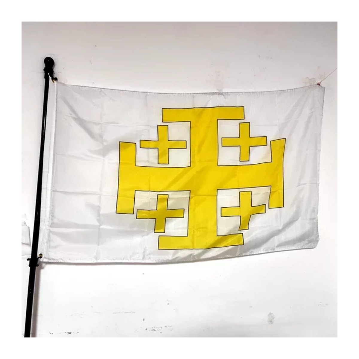 Christliche Jerusalem-Kreuz Flagge von OIMG als weißes Polyester-Banner zur Wanddekoration für Innen und Außen, B x H: 90 x 150 cm - Bild 1