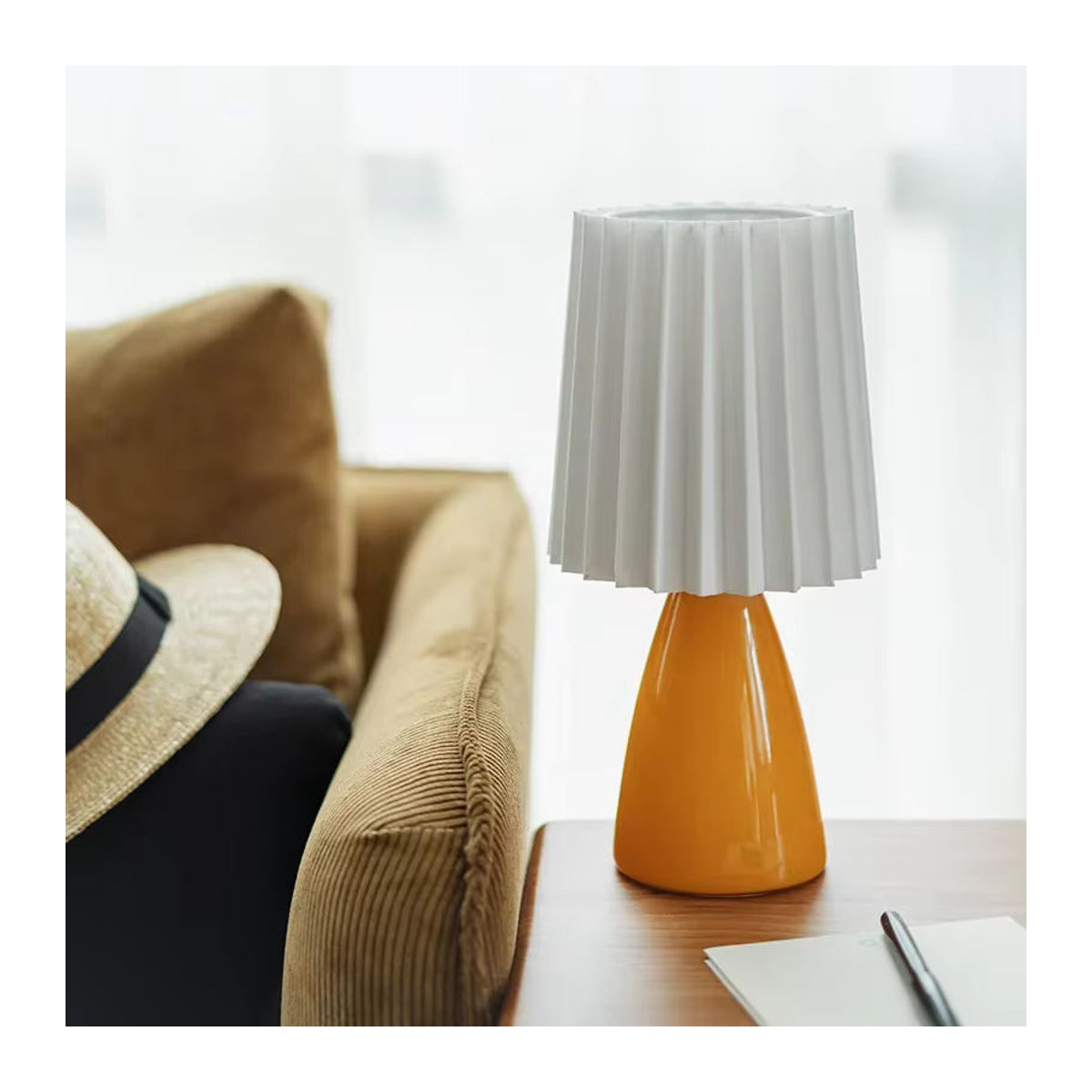 Claeted Nachttischlampe aus Keramik mit Plissee-Schirm in Orange und warmweißem E27 LED-Licht - Bild 3